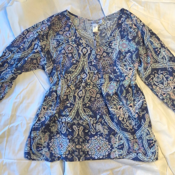NWOT Maternity blue paisley lightweight blouse - Picture 1 of 6